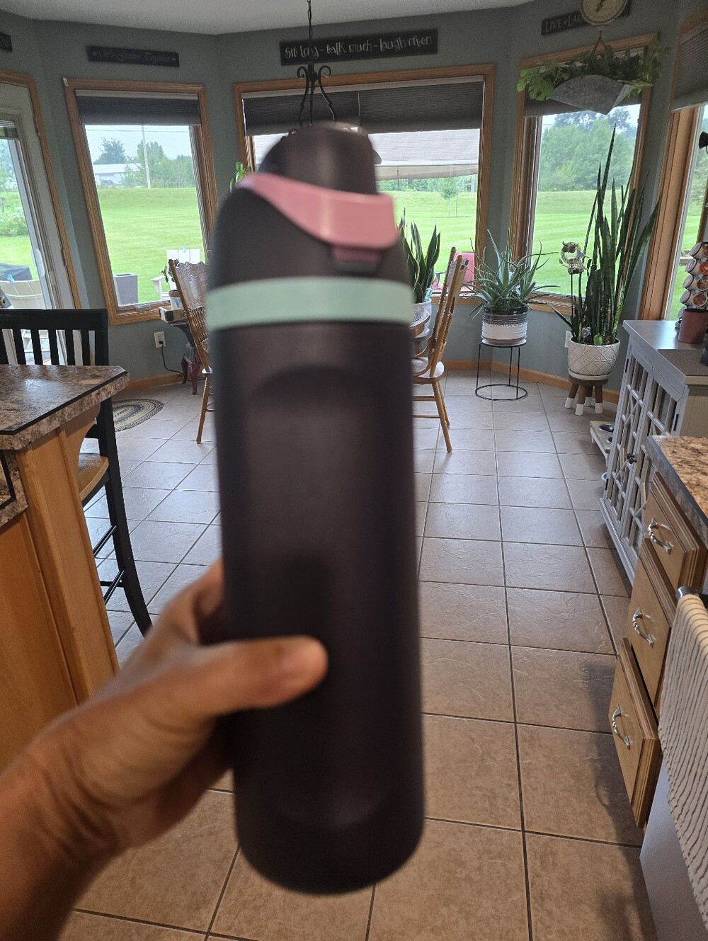 Owala 24 Oz Dark Navy And Pink Free Sip Quencher